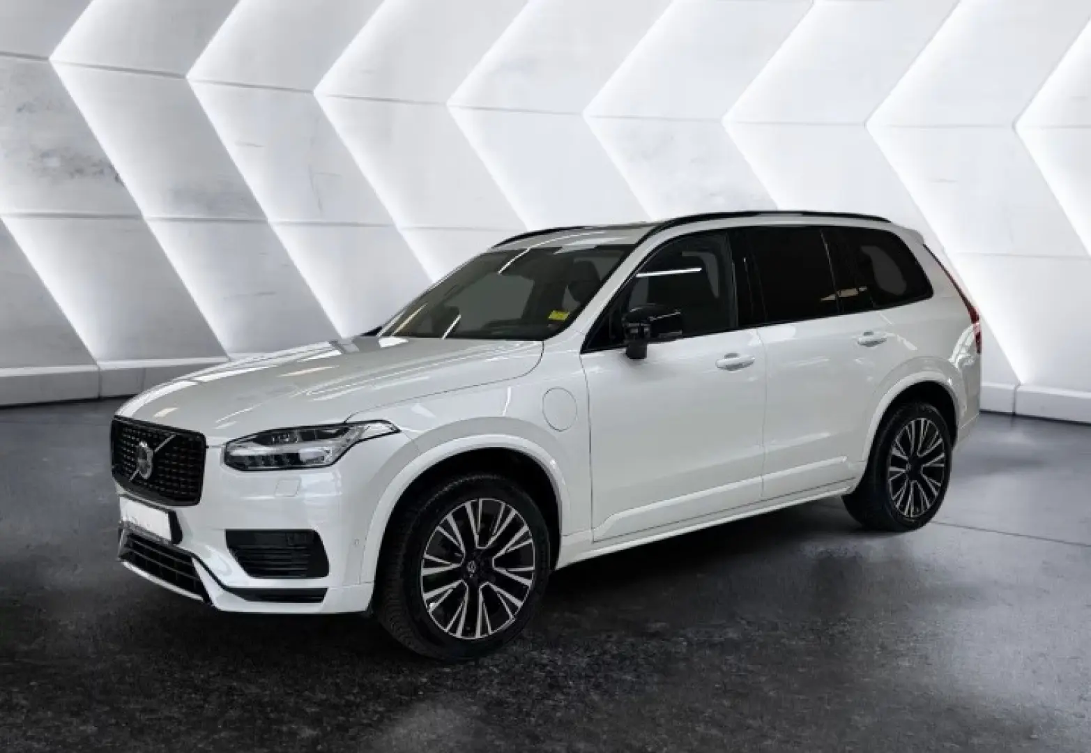 XC90 T8 AWD Plus Dark Plug-In ACC BLIS AHK H/K