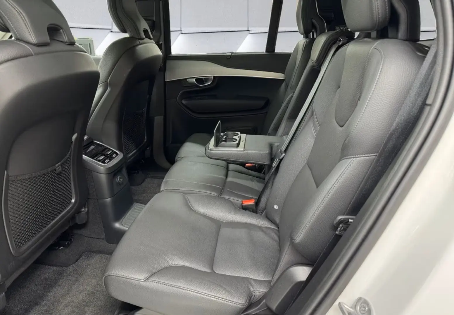 XC90 T8 AWD Plus Dark Plug-In ACC BLIS AHK H/K