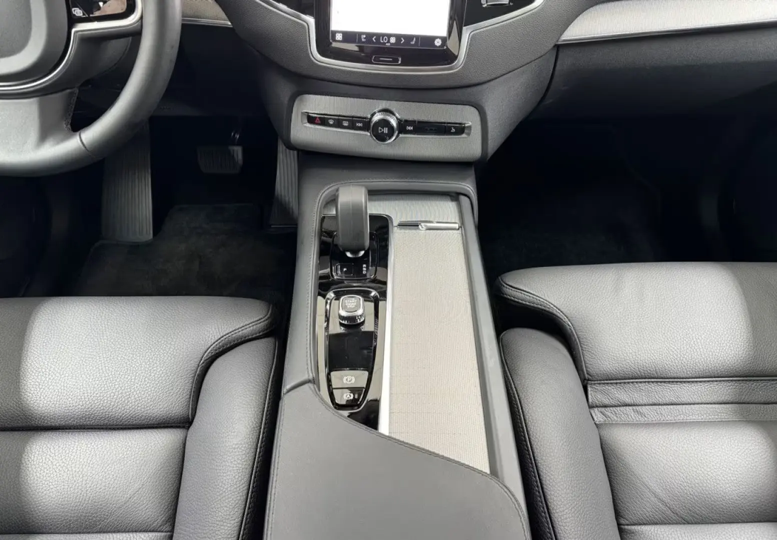 XC90 T8 AWD Plus Dark Plug-In ACC BLIS AHK H/K