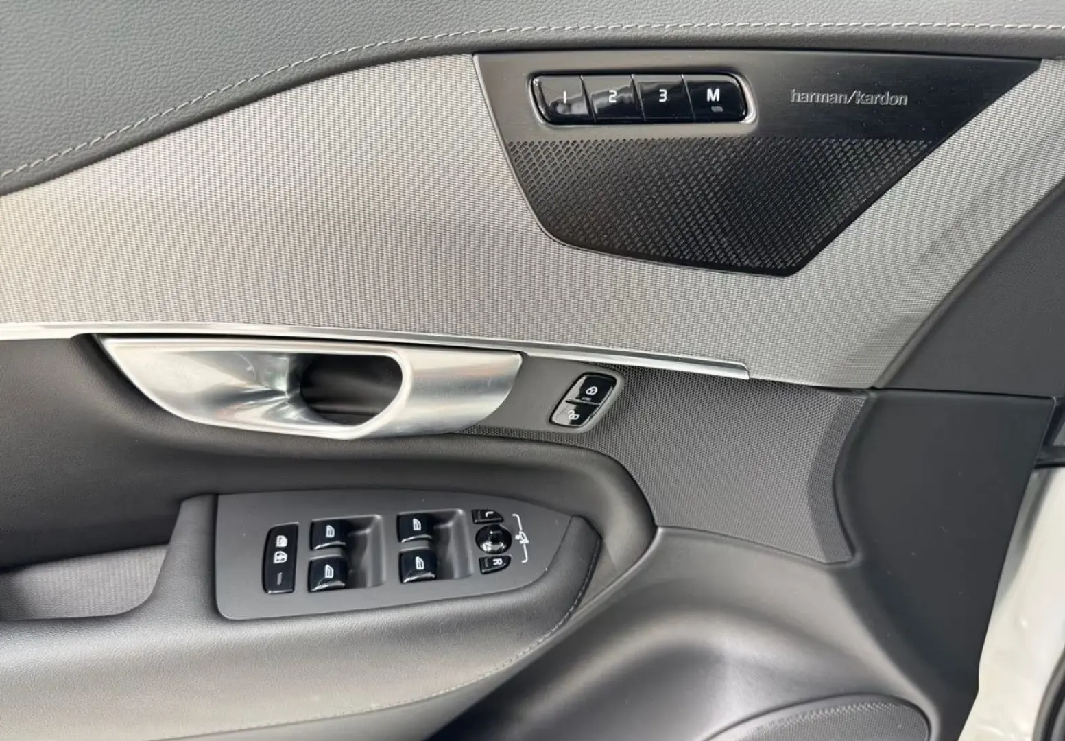XC90 T8 AWD Plus Dark Plug-In ACC BLIS AHK H/K
