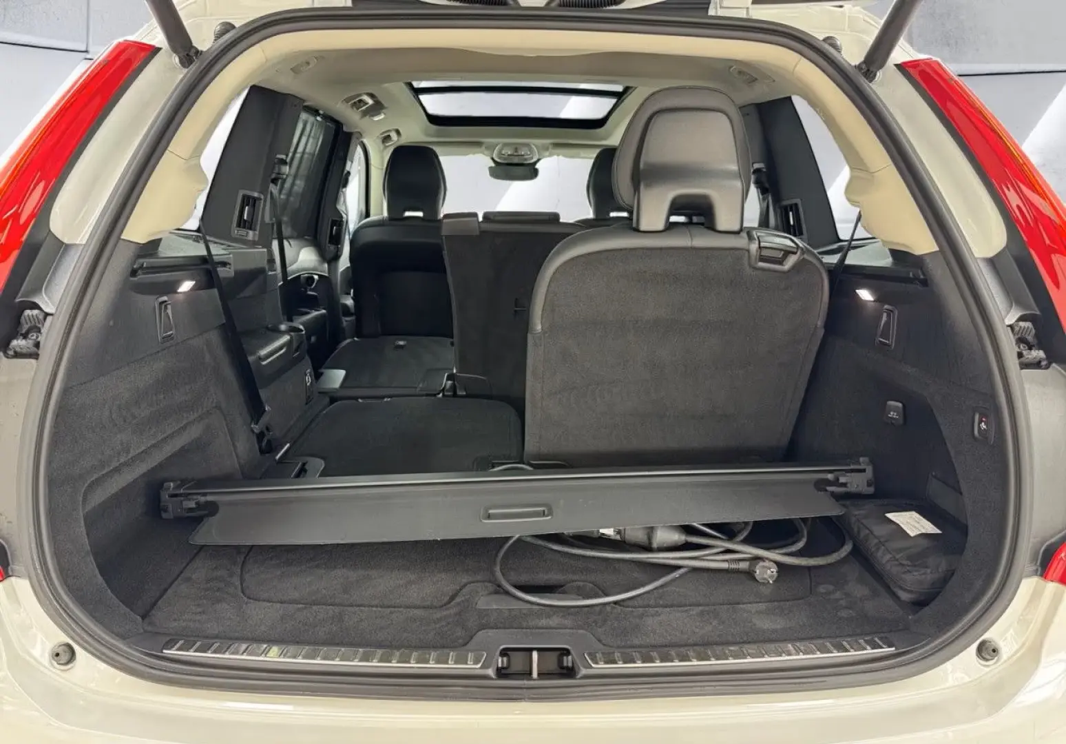 XC90 T8 AWD Plus Dark Plug-In ACC BLIS AHK H/K