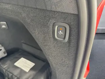 XC90 T8 AWD Plus Dark Plug-In ACC BLIS AHK H/K