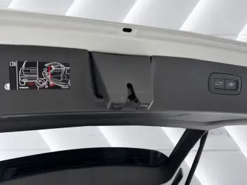 XC90 T8 AWD Plus Dark Plug-In ACC BLIS AHK H/K