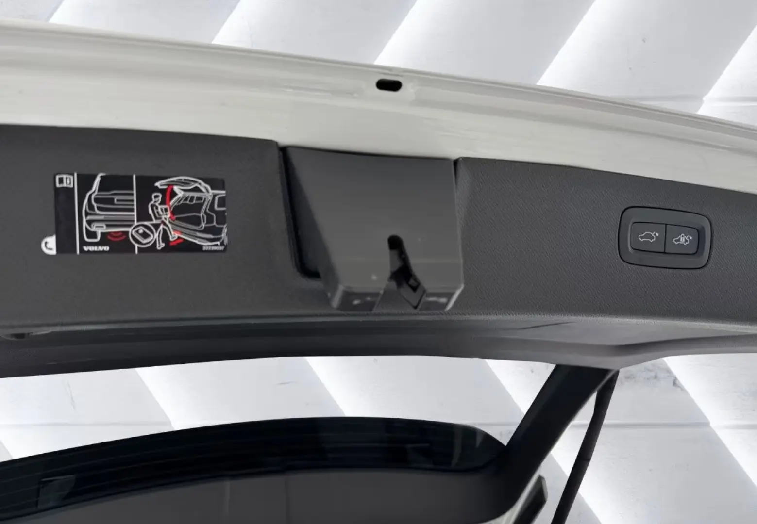 XC90 T8 AWD Plus Dark Plug-In ACC BLIS AHK H/K