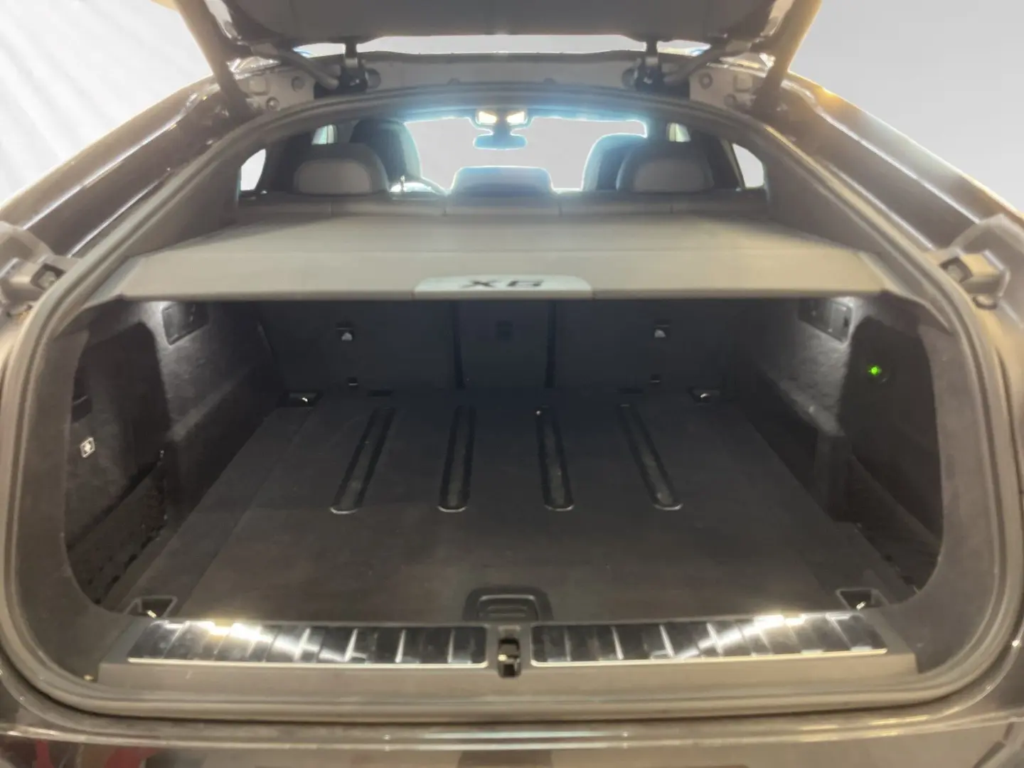 X6 xDr30d M Sp/SkyLounge/Massage/SoftClose/IconicG/360/AuxH