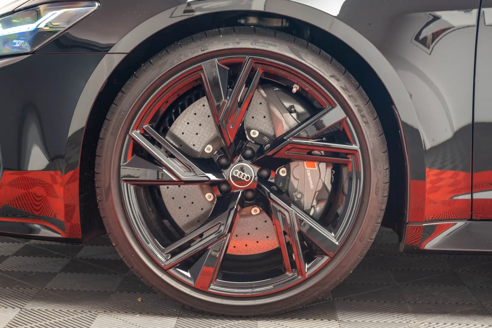 AUDI RS6 -CERAMIC BRAKES,MATRIX,B&O Sound,TRAPA PANORAMICA