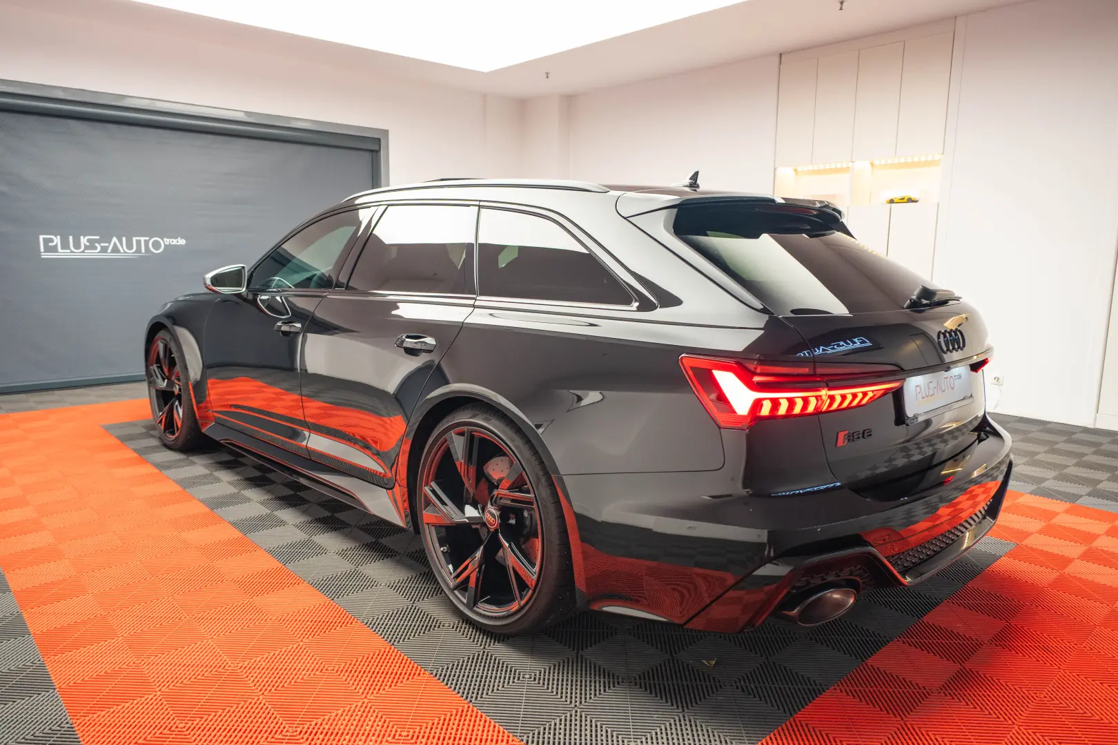 AUDI RS6 -CERAMIC BRAKES,MATRIX,B&O Sound,TRAPA PANORAMICA