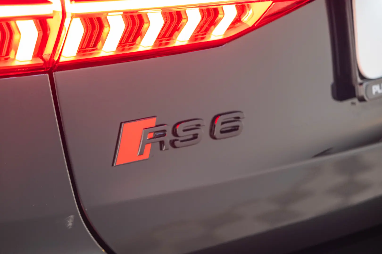 AUDI RS6 -CERAMIC BRAKES,MATRIX,B&O Sound,TRAPA PANORAMICA