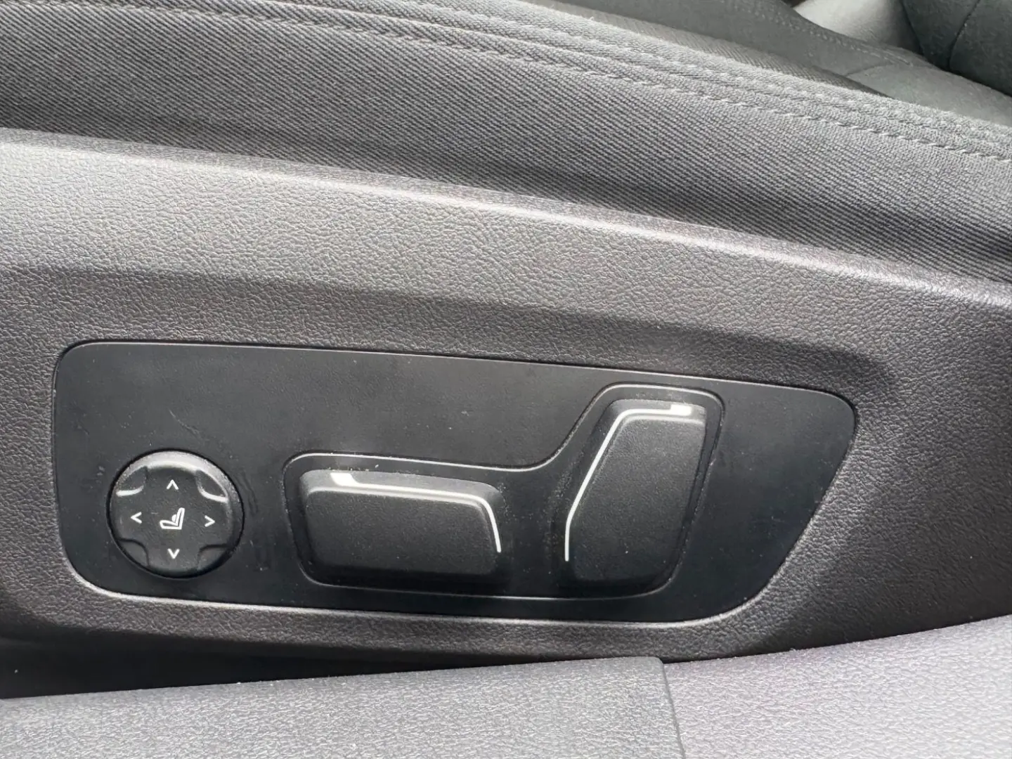 320d Lim. Innovation+Memory GARANTIE bis 04/2029
