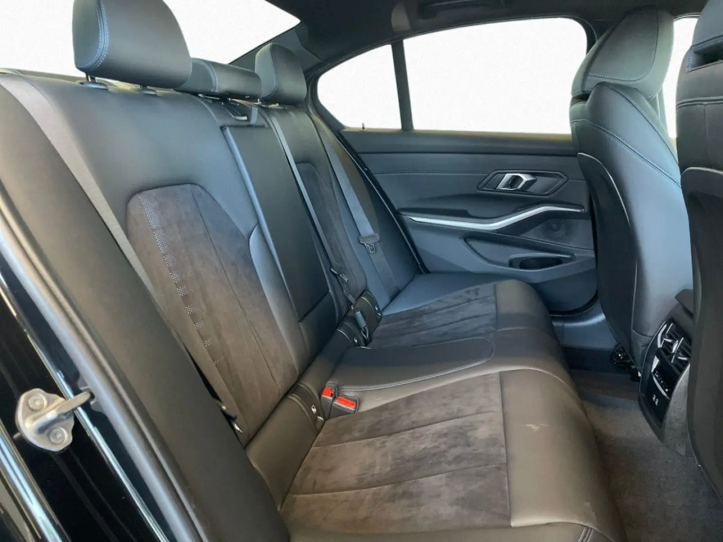 320i M Sport St+Go Kamera HUD LCProf PA AdaptLED