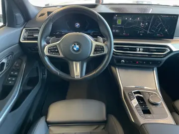 320i M Sport St+Go Kamera HUD LCProf PA AdaptLED