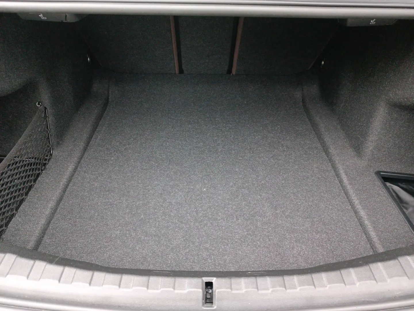 M340i xDrive Limo 19