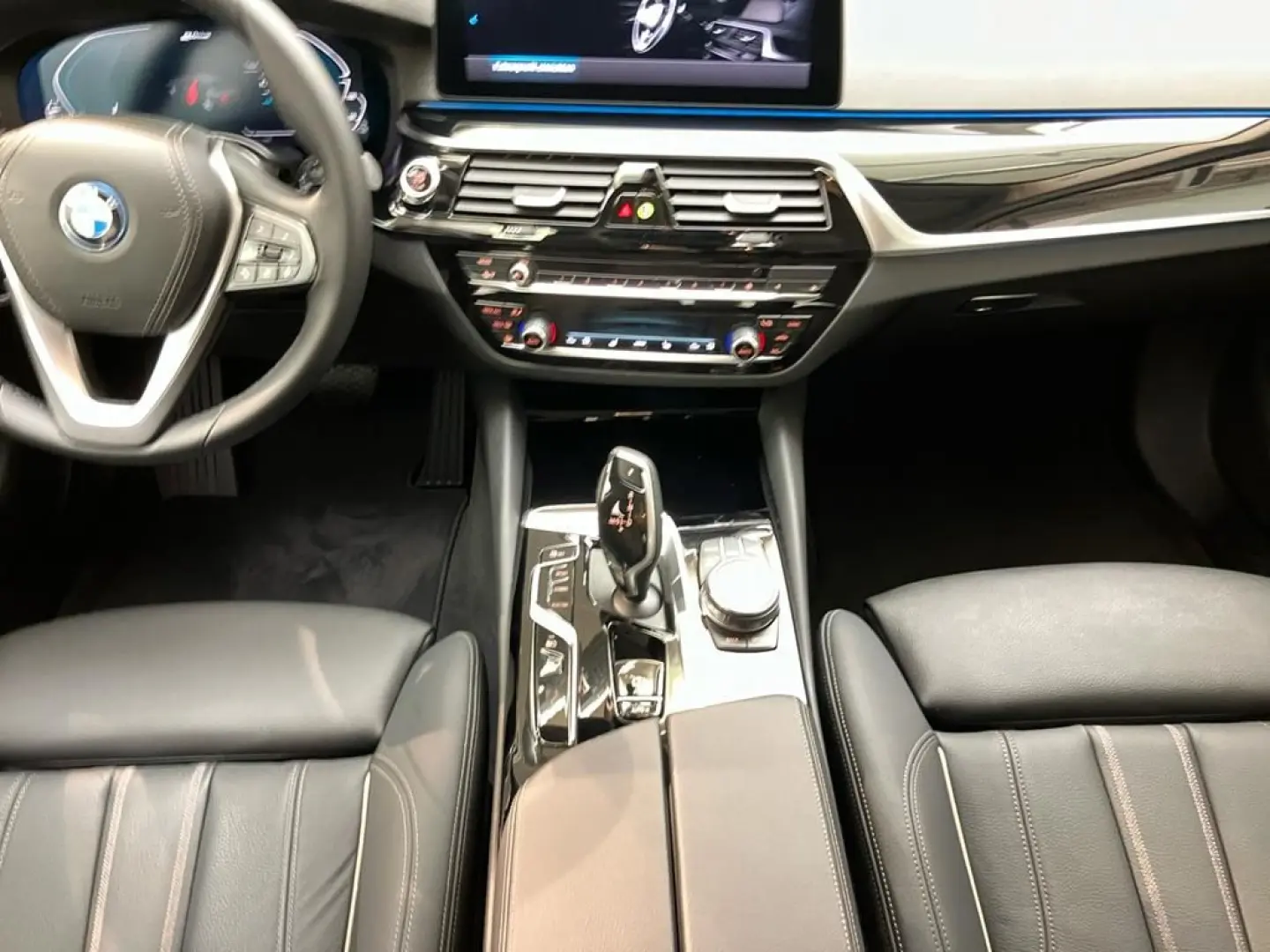 530e Aut. Laser+HUD+Business+Keyless+HiFi+Leder