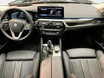530e Aut. Laser+HUD+Business+Keyless+HiFi+Leder