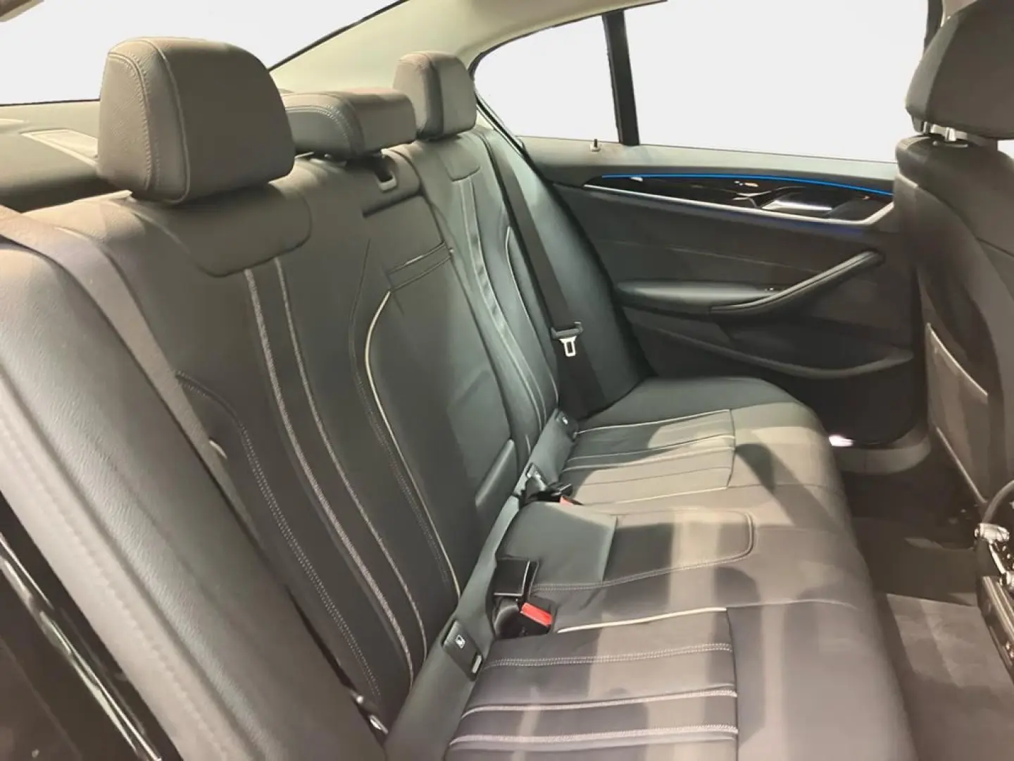 530e Aut. Laser+HUD+Business+Keyless+HiFi+Leder