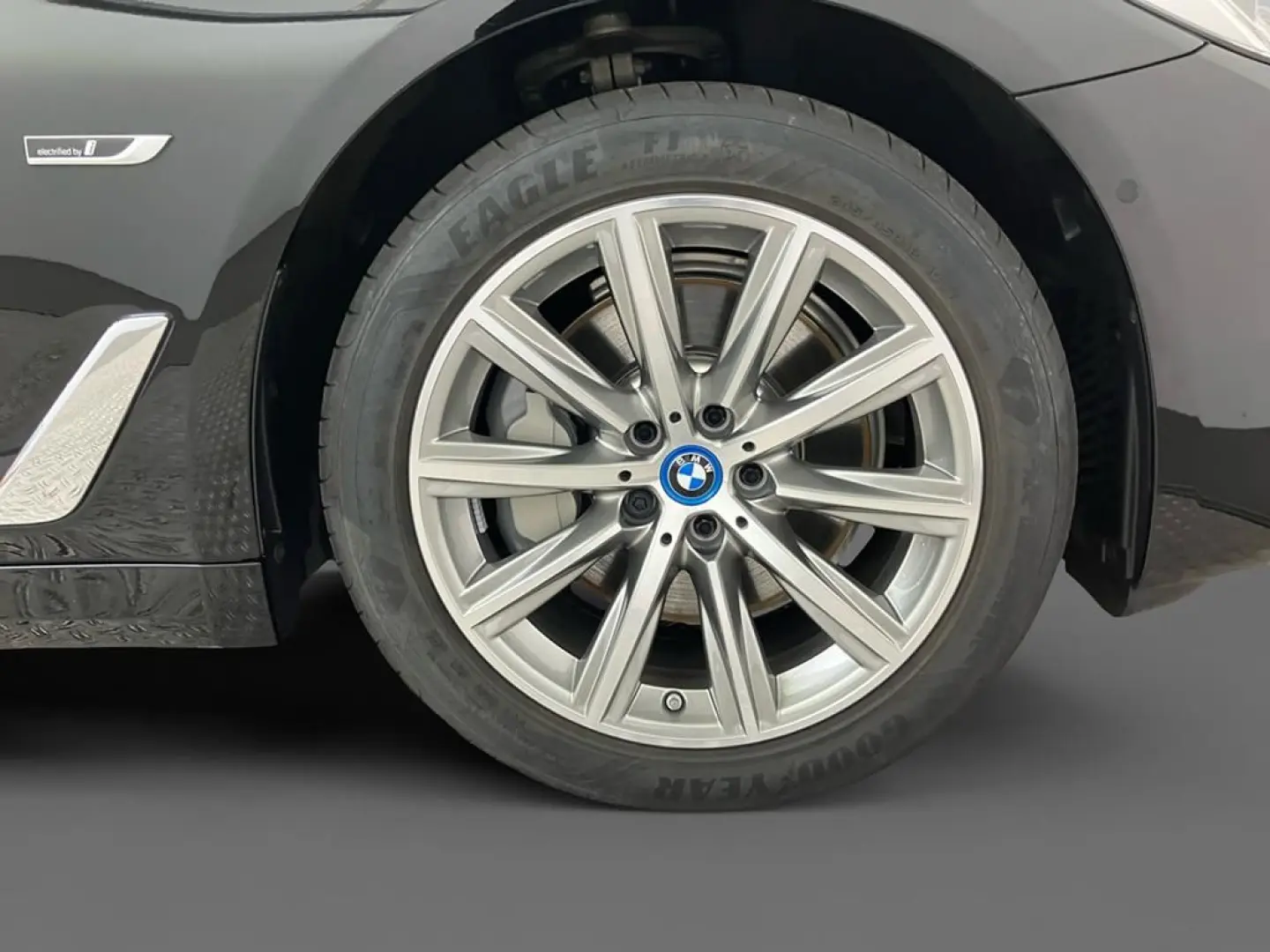 530e Aut. Laser+HUD+Business+Keyless+HiFi+Leder