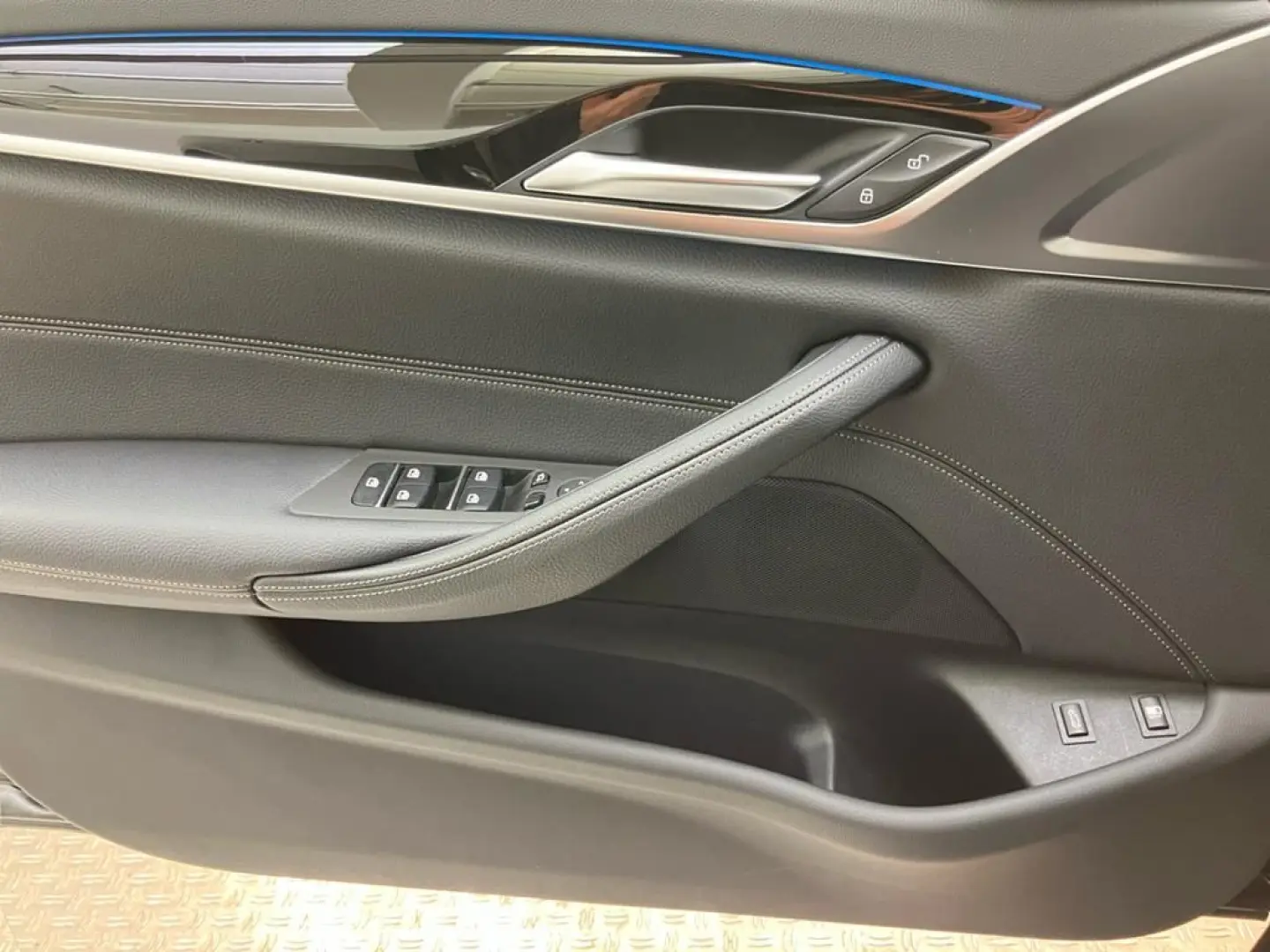 530e Aut. Laser+HUD+Business+Keyless+HiFi+Leder