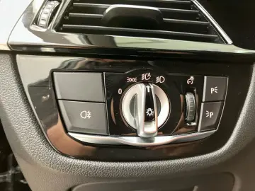530e Aut. Laser+HUD+Business+Keyless+HiFi+Leder
