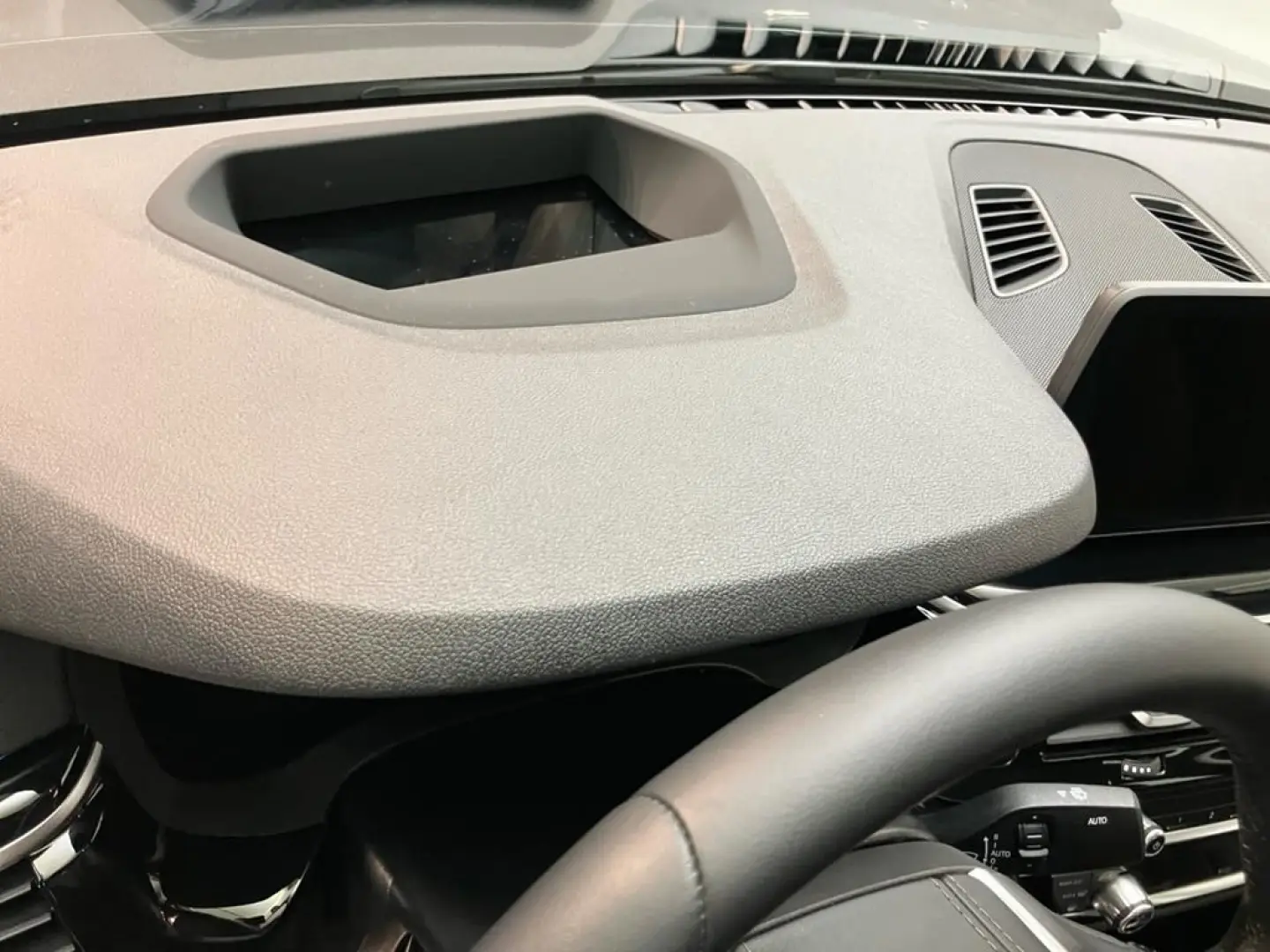 530e Aut. Laser+HUD+Business+Keyless+HiFi+Leder