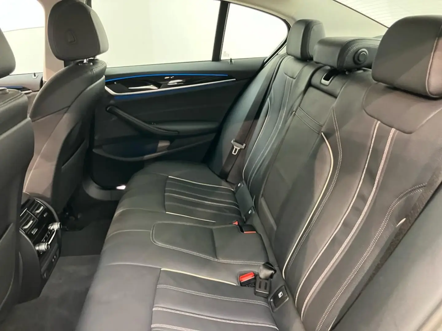 530e Aut. Laser+HUD+Business+Keyless+HiFi+Leder