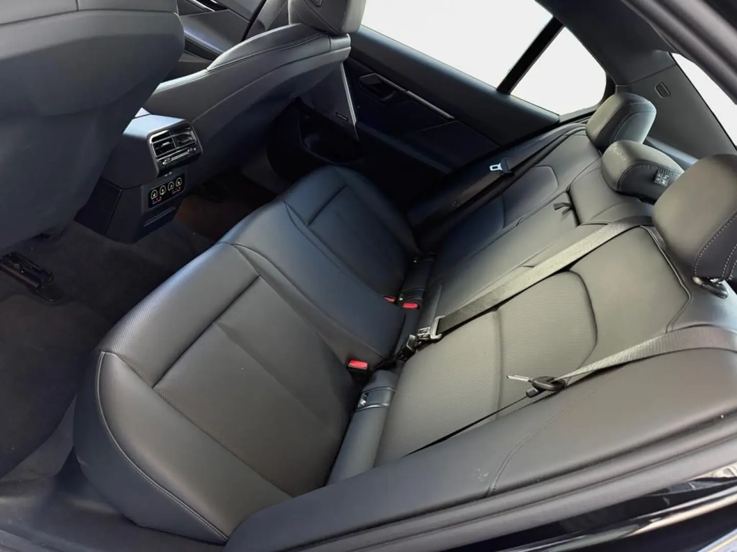 520i Aut. Driv.Ass.+Innovation+360°+H/K+Memory