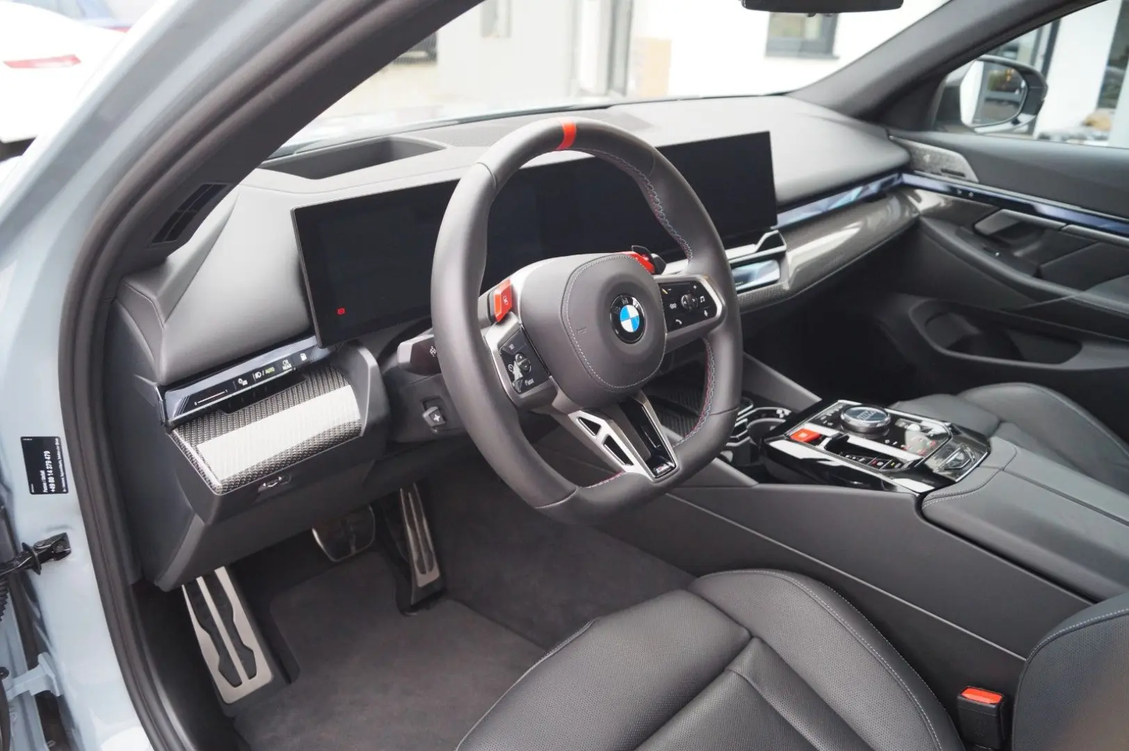 M5 Limousine ComPak DrivAssProf ParkAssProf 21