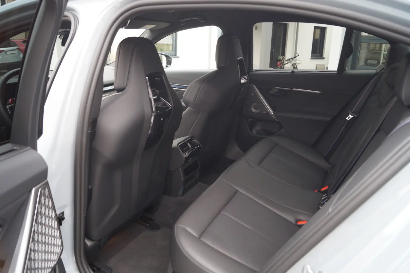 M5 Limousine ComPak DrivAssProf ParkAssProf 21