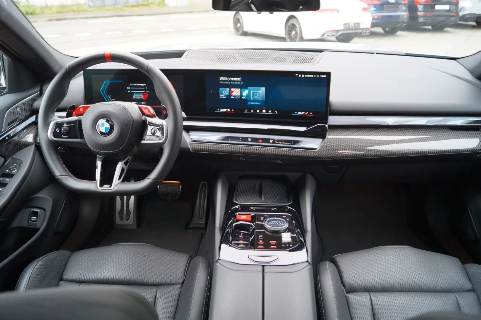 M5 Limousine ComPak DrivAssProf ParkAssProf 21