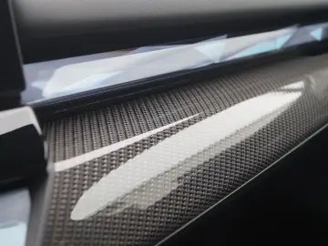 M5 Limousine ComPak DrivAssProf ParkAssProf 21