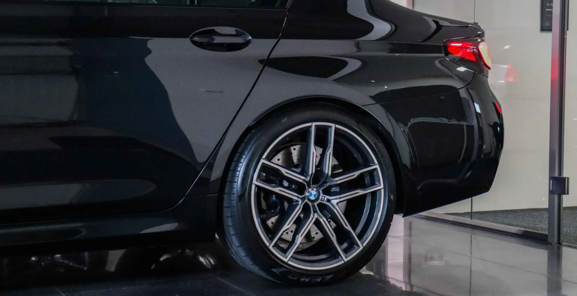 M5 MSITZE*CARBON*B&W*360°*LASER*AHK*MSPORTAGA