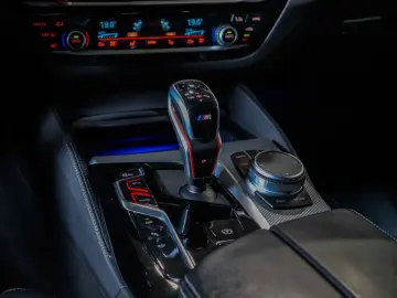 M5 MSITZE*CARBON*B&W*360°*LASER*AHK*MSPORTAGA