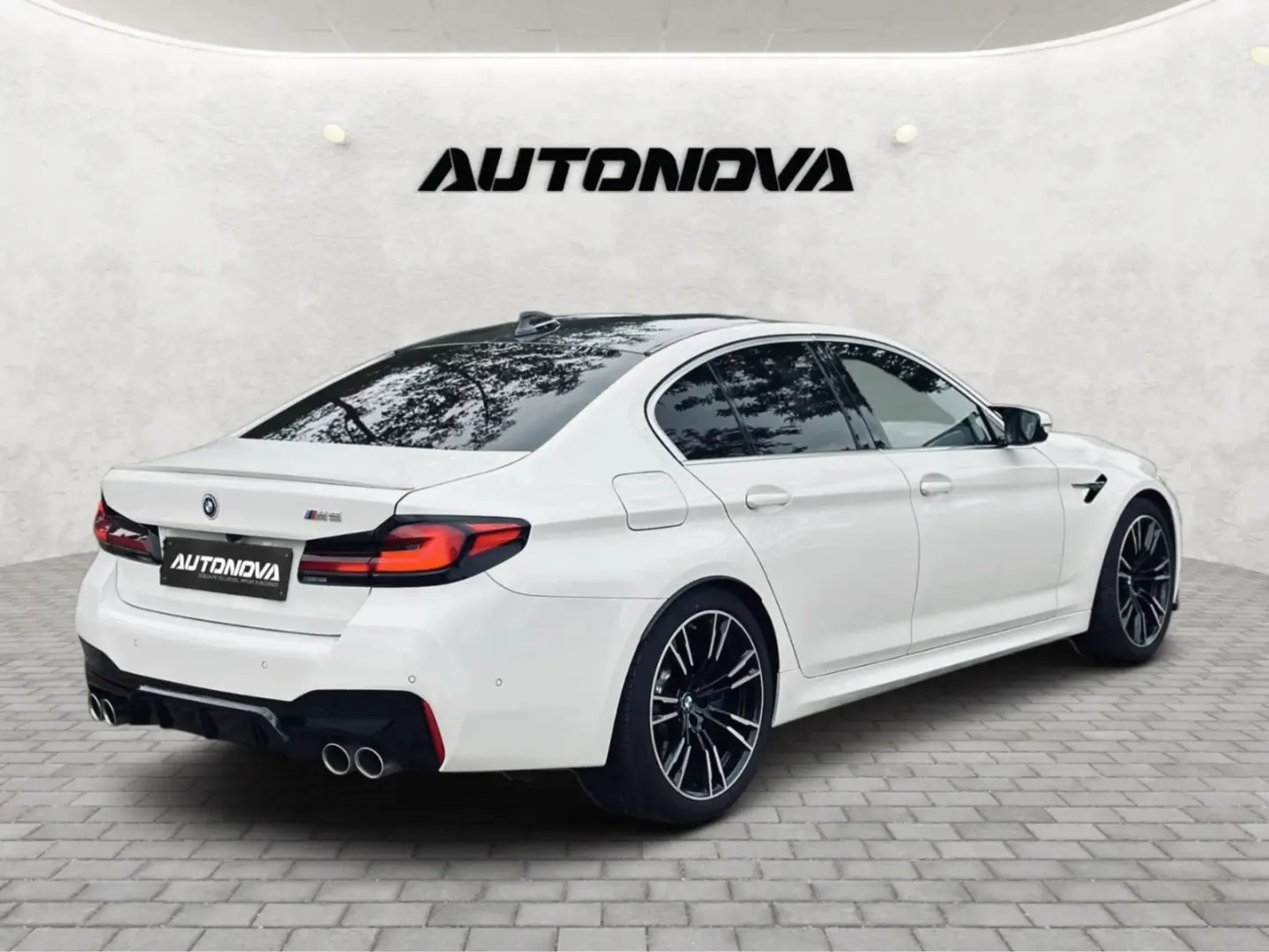 M5 xDrive Carbon /LASER /HUD /B&W /ACC /LIM.
