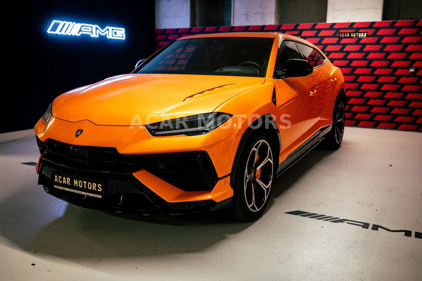 Urus S  Arancio Borealis  1. Hand 666 PS