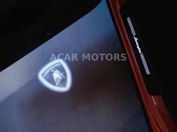 Urus S  Arancio Borealis  1. Hand 666 PS
