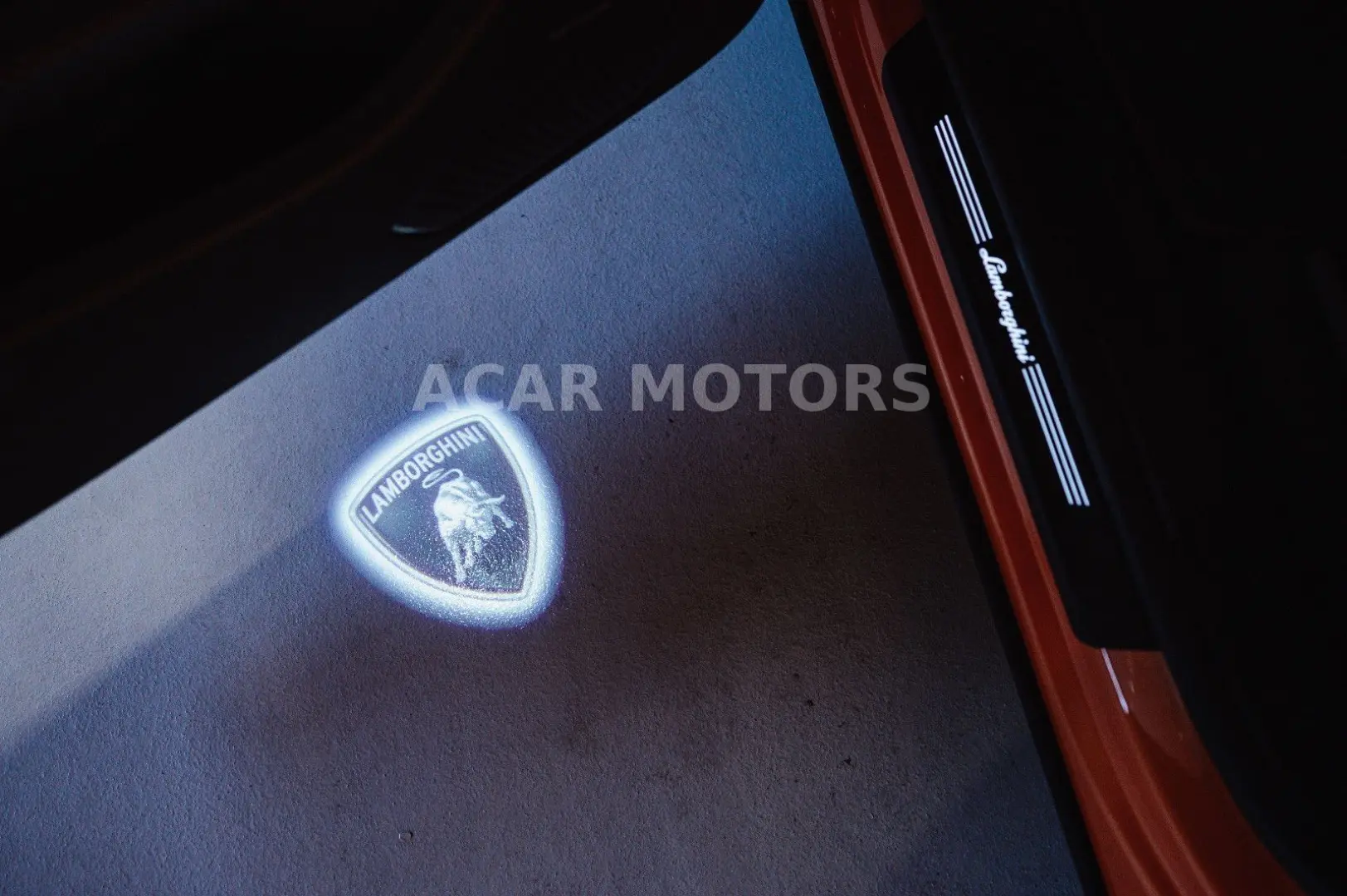 Urus S  Arancio Borealis  1. Hand 666 PS