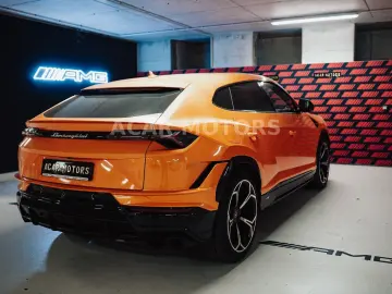 Urus S  Arancio Borealis  1. Hand 666 PS
