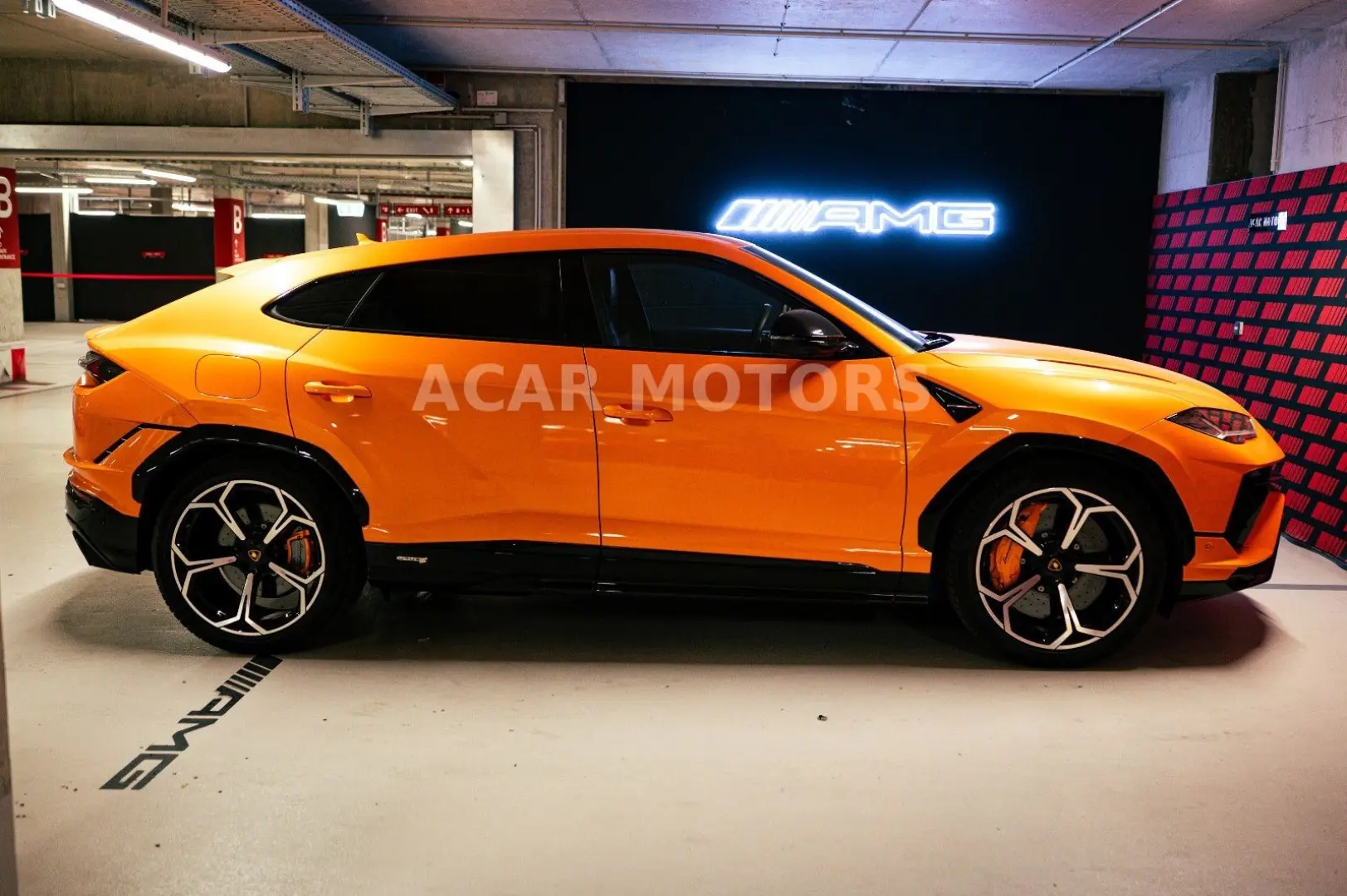 Urus S  Arancio Borealis  1. Hand 666 PS