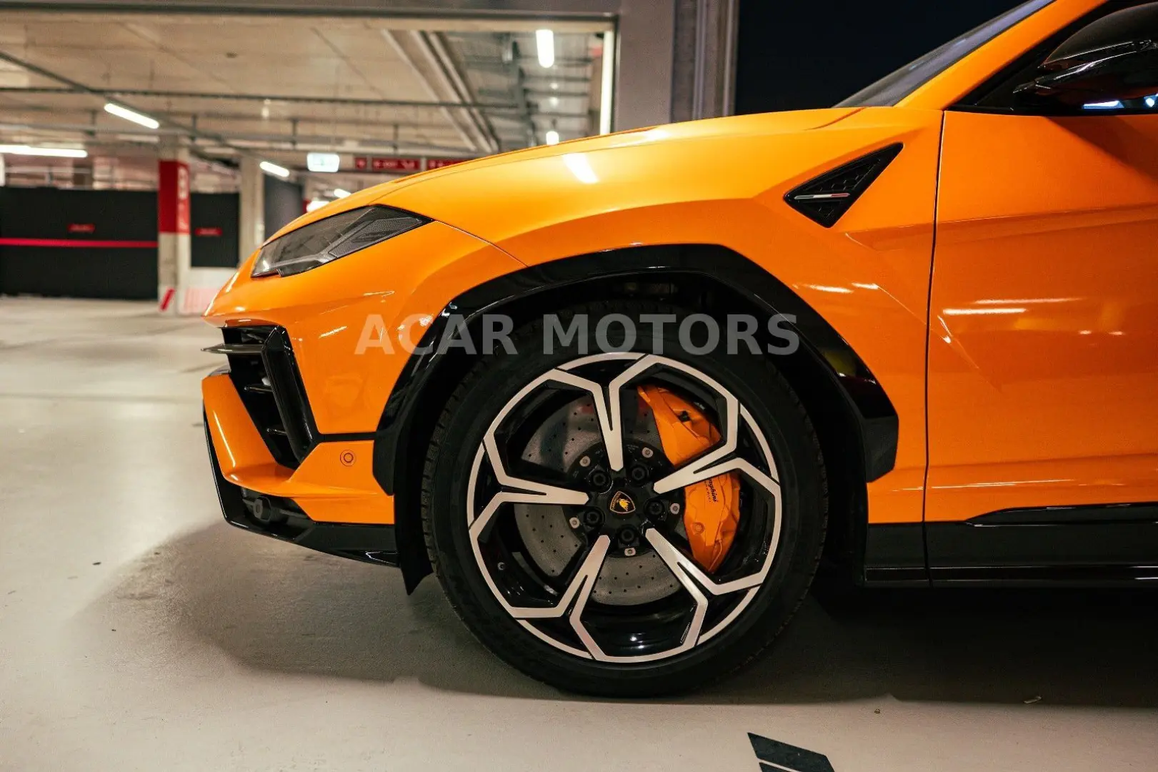 Urus S  Arancio Borealis  1. Hand 666 PS