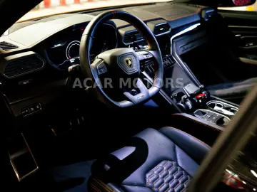 Urus S  Arancio Borealis  1. Hand 666 PS