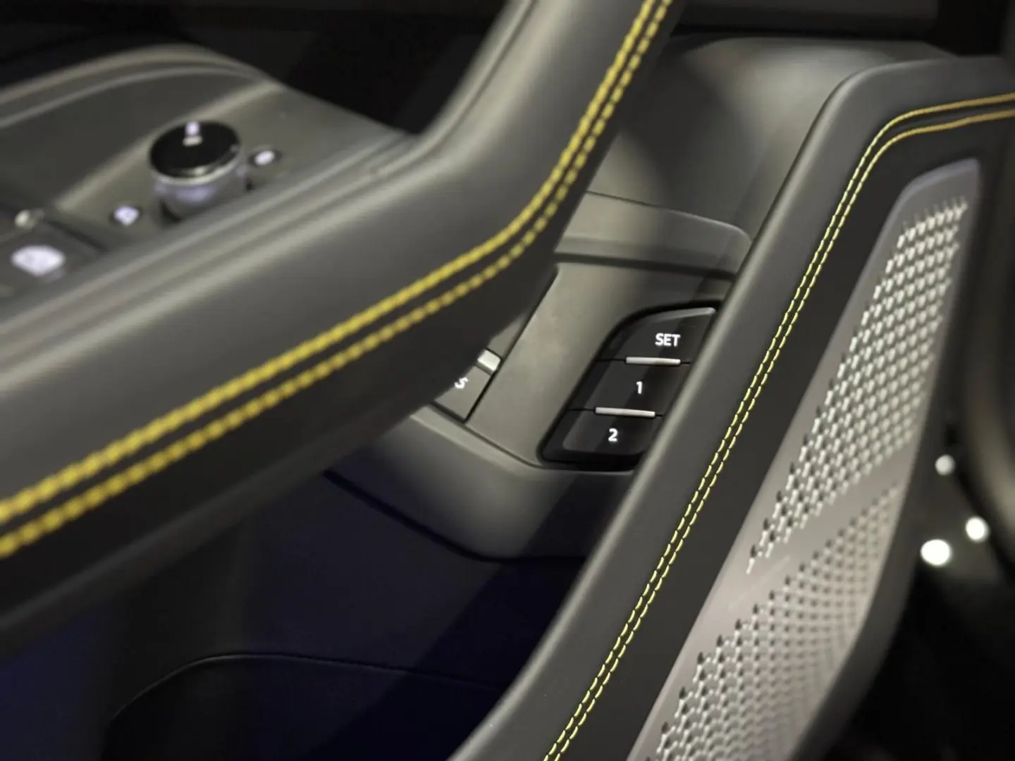 Urus S*StylePack*3D-B&O*360*AIR*23ZOLL*PANO*SOFT