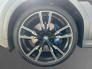 X6 30d M-Sport-Pro Pano B&W DA PA-Pro StHz AHK