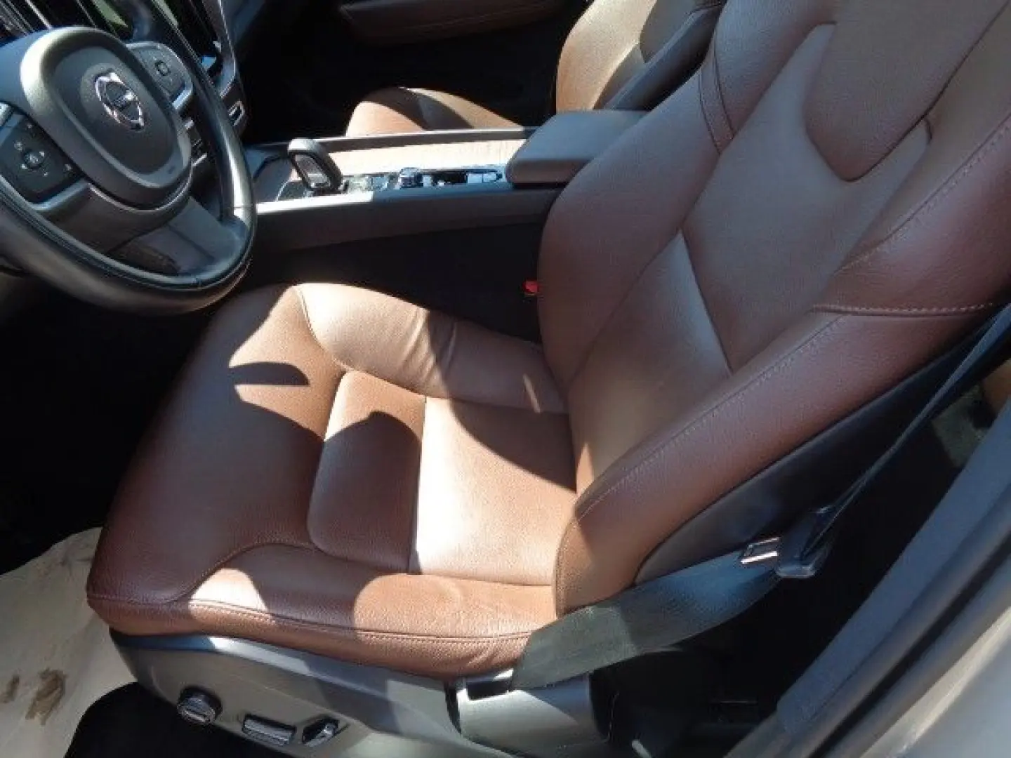 Volvo XC60 Momentum Pro AWD SD ACC BLIS HUD