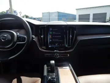 Volvo XC60 Momentum Pro AWD SD ACC BLIS HUD