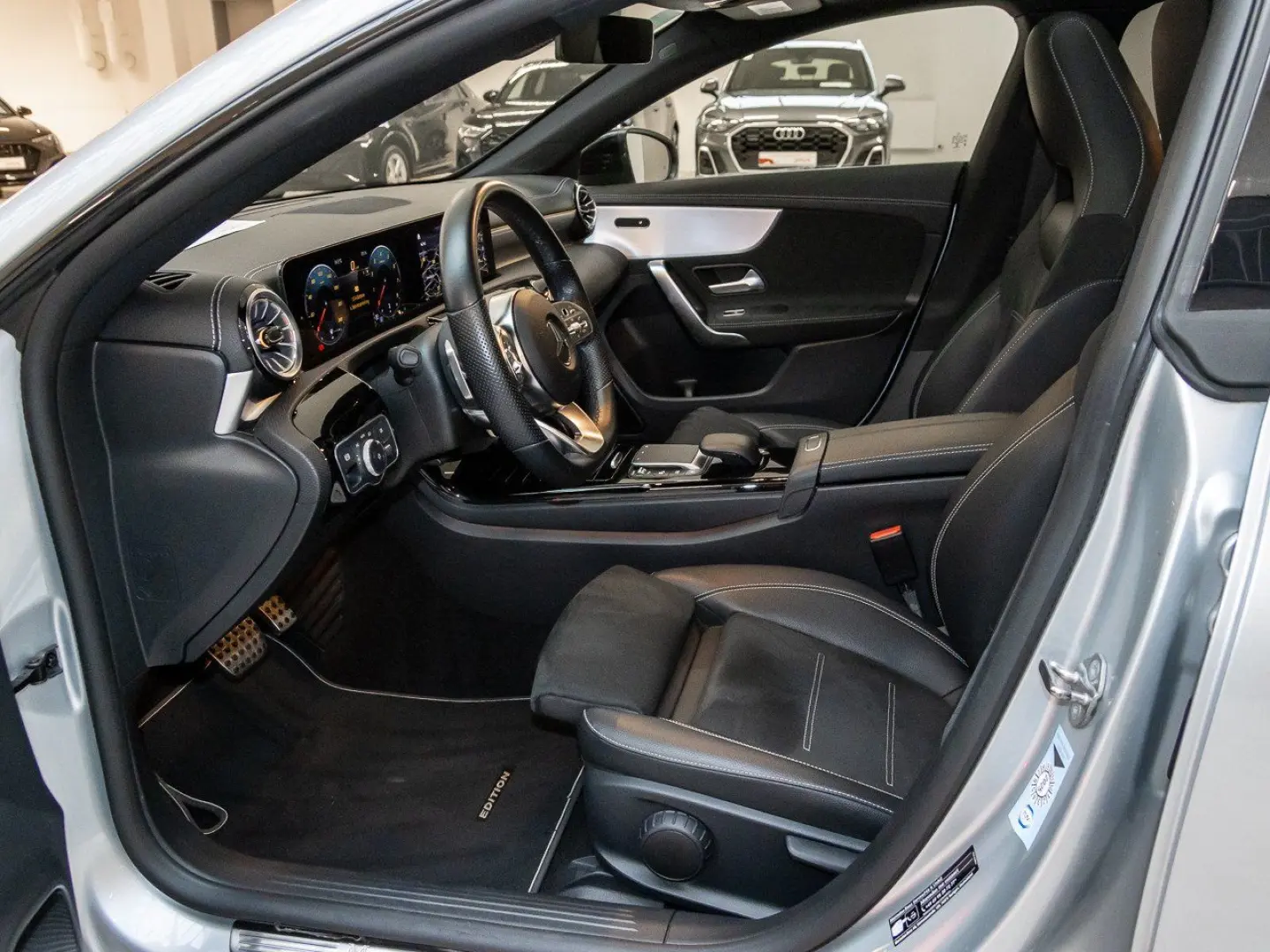 CLA 200 Edition 2020 AMG-Line LED-HP Pano Kamera