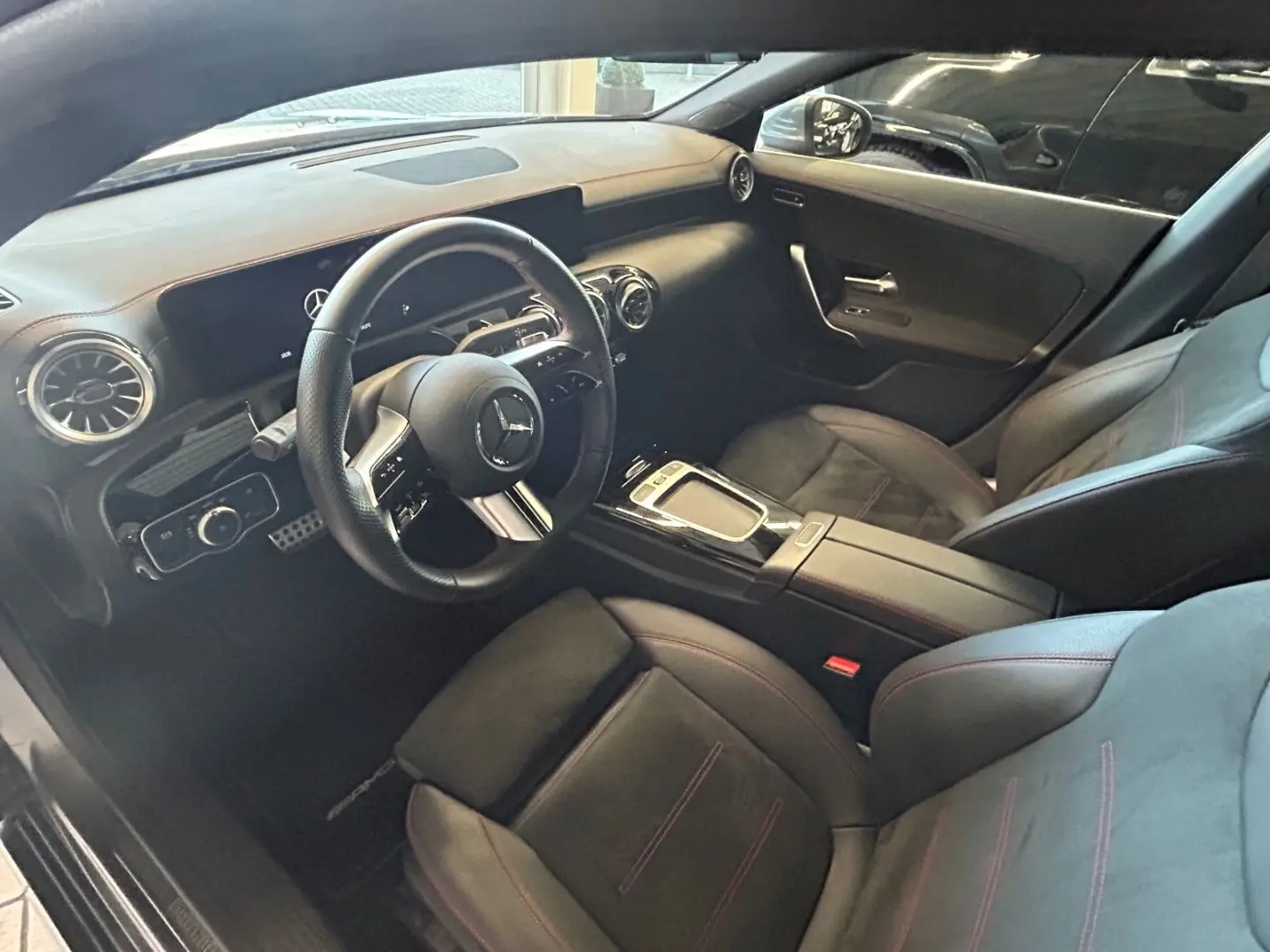 CLA 180 AMG-Line, LED,Navi, Keyless-go, PDC