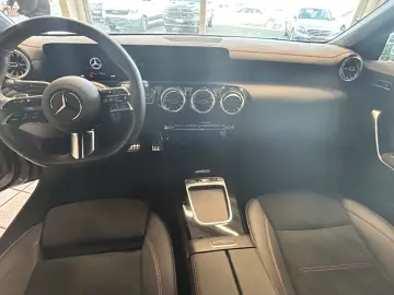 CLA 180 AMG-Line, LED,Navi, Keyless-go, PDC