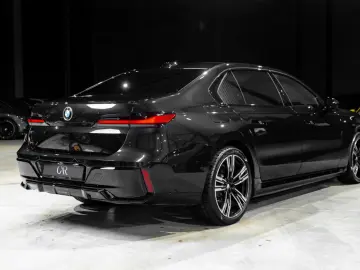 750e xDrive M SPORTS PRO SKYLOUNGE BOWERS