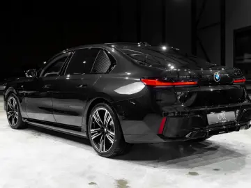 750e xDrive M SPORTS PRO SKYLOUNGE BOWERS