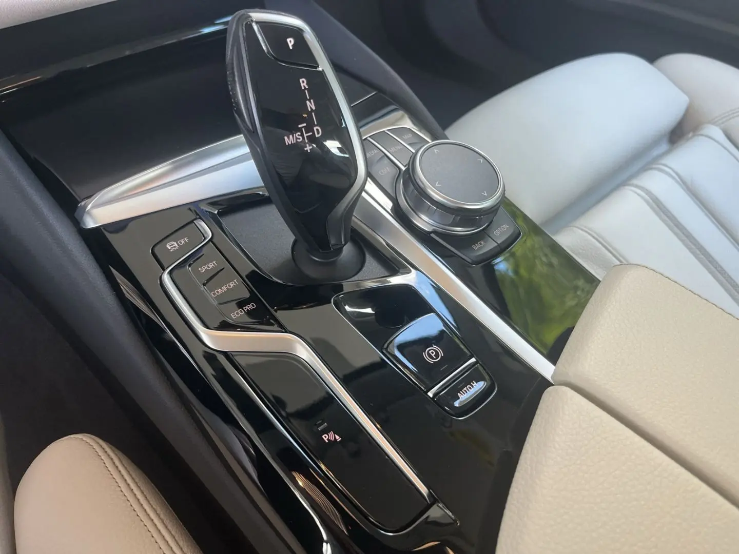 520 d Aut. Limousine/Navigation/Leder/LED