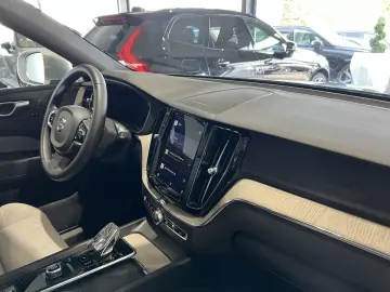 Volvo XC60 T6 Plus Bright Recharge AWD